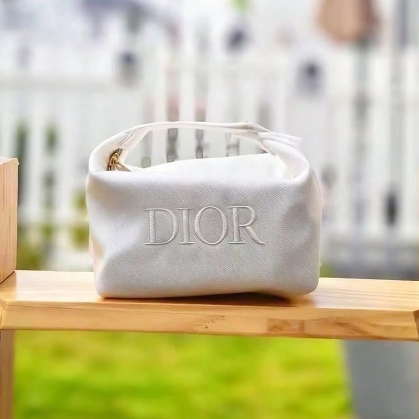 Beauty Makeup Dior - Sac Dior élégant en toile blanche,