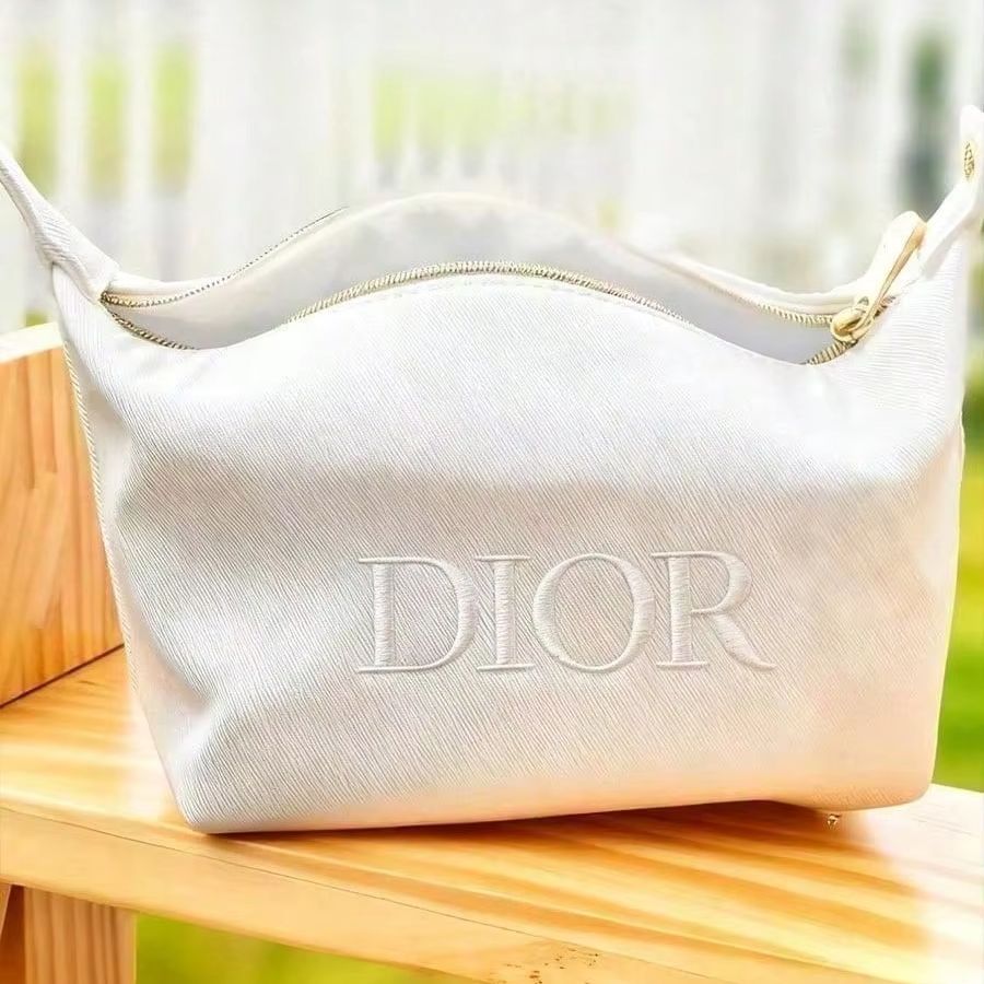 Sac Dior élégant en toile blan - Beauty Makeup Dior avis et prix