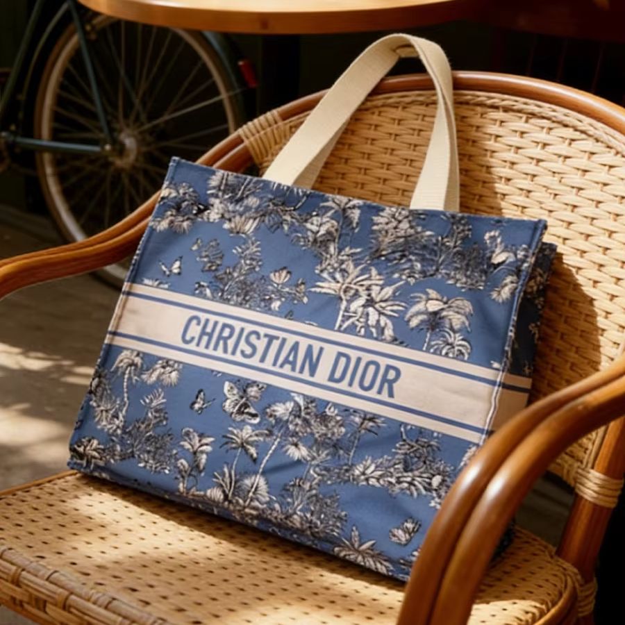 Sac à main de luxe bleu person - Beauty Makeup Dior avis et prix